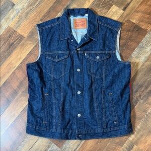 Levi's Pride 2019 Rainbow Stripe Denim Trucker Vest - XL